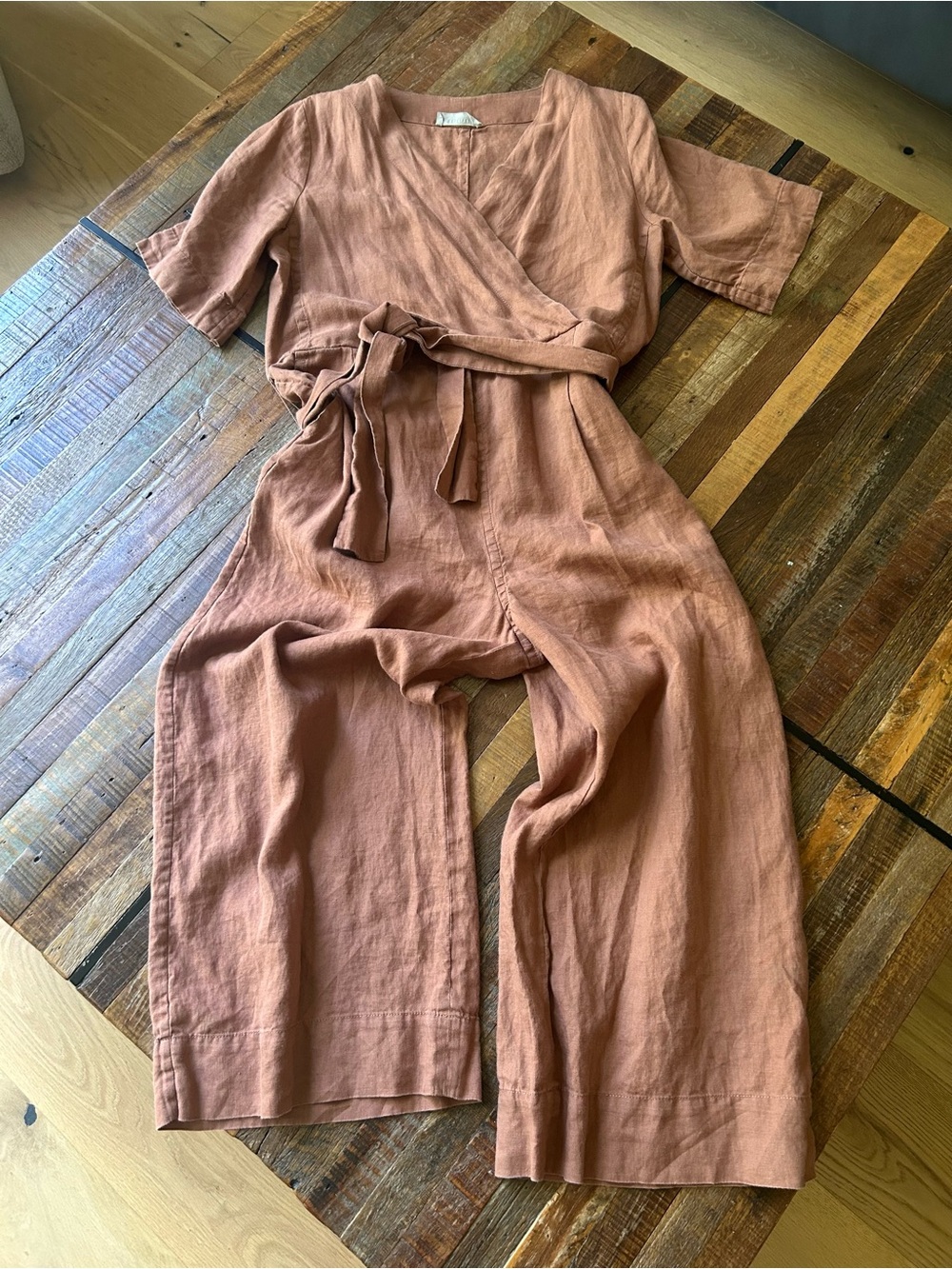 EVERLANE-The wrap jumpsuit in linen. Carob Brown.